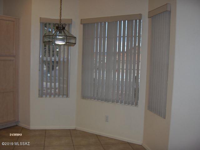 Building Photo - 1129 Avenida Seville