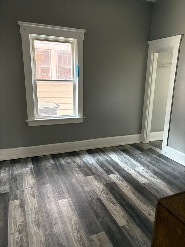 Habitación # 2 - 114 Josephine St