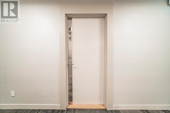 Photo du bâtiment - 128 Fairview Mall Dr