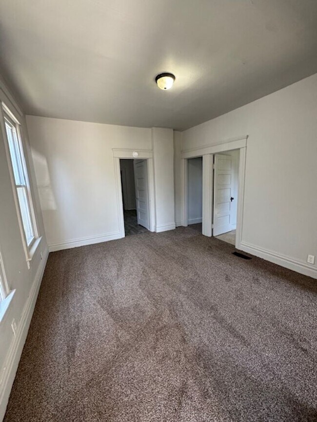 Foto del edificio - 427 E Taber St