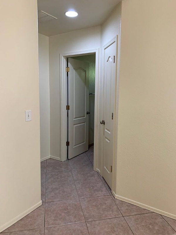 Building Photo - 205 Kelly Dr