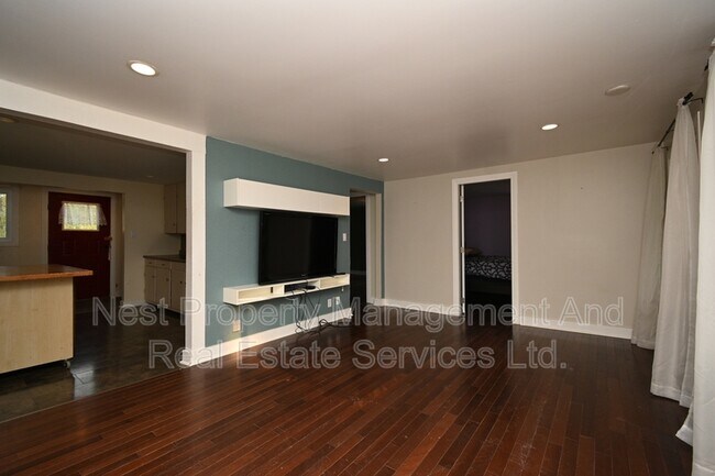 Building Photo - 5395 Erickson St