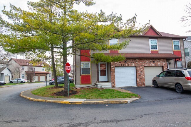 Foto del edificio - Rental - 4858 Lady Jane Avenue