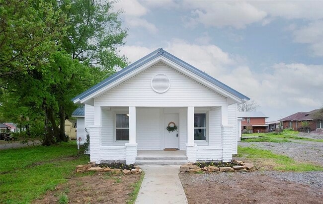 Building Photo - 110 S 13th St