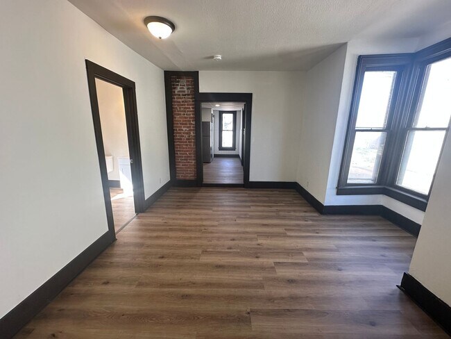 Foto del edificio - Completely Renovated 3 bed/2 bath