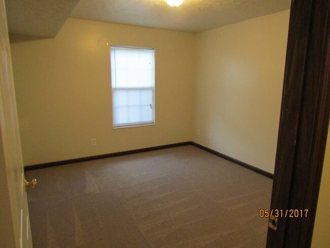 nice sized bedrooms - Arlington Village Apartments