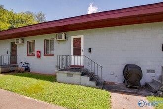 Building Photo - 1328 Oshaughnessy Ave NE