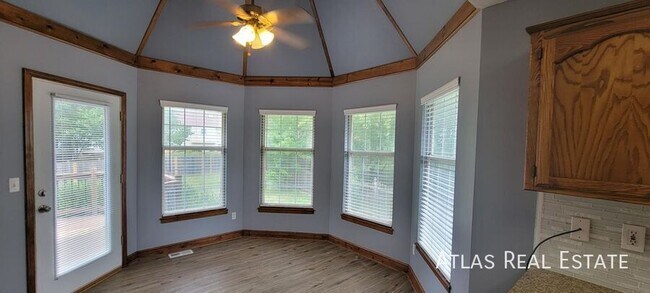 Foto del edificio - 205 NW Almond