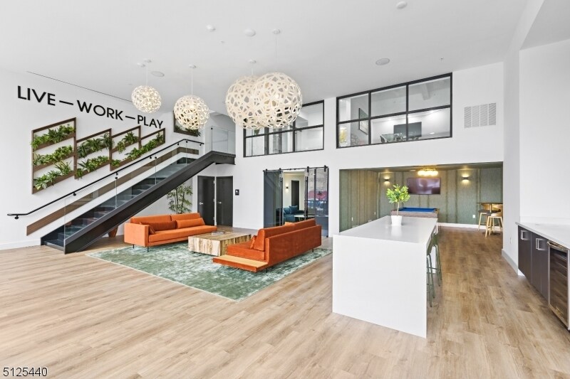 Foto principal - 270 Orange St
