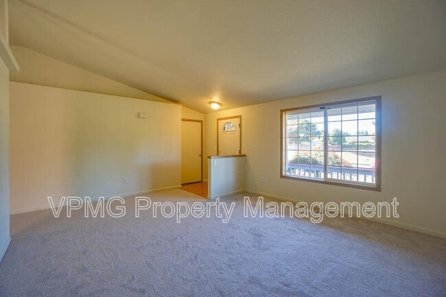 Building Photo - 3107 NE 148th Ave