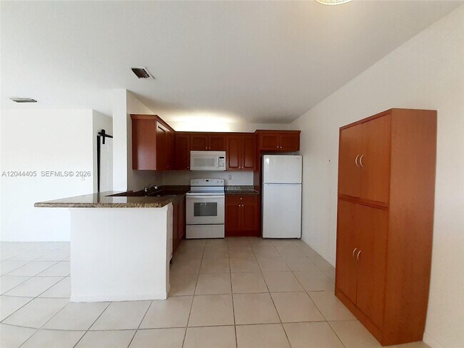 Foto del edificio - 11447 NW 42nd St