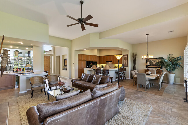 Building Photo - 777 Arrowhead Dr