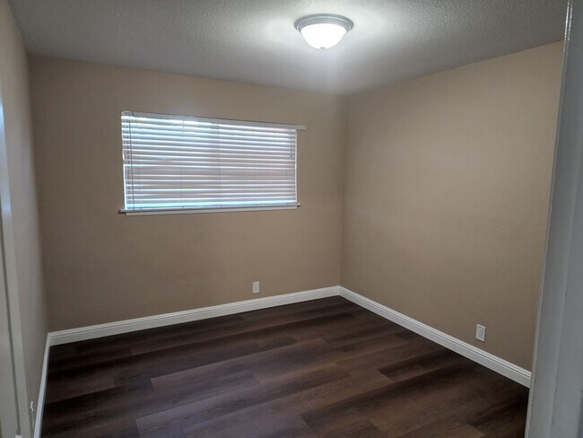 Building Photo - 755 Hannah Ct