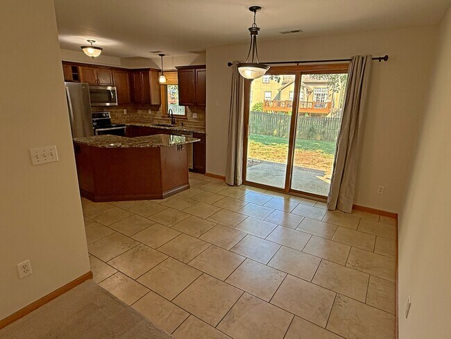 Foto del edificio - 2716 Larkspur Ct