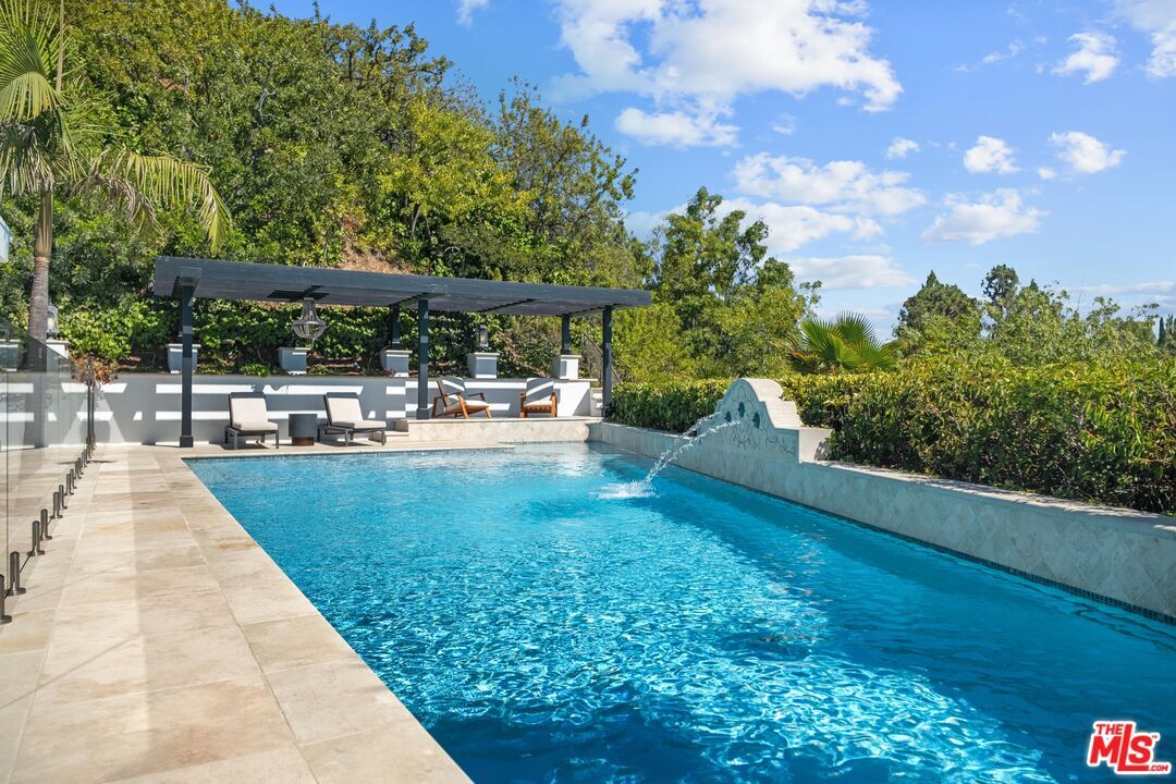 Foto principal - 9620 Highridge Dr