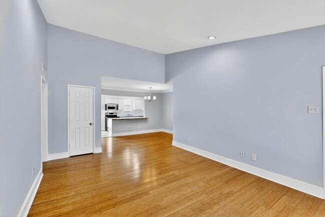 Foto del edificio - 7736 Meadow Rd