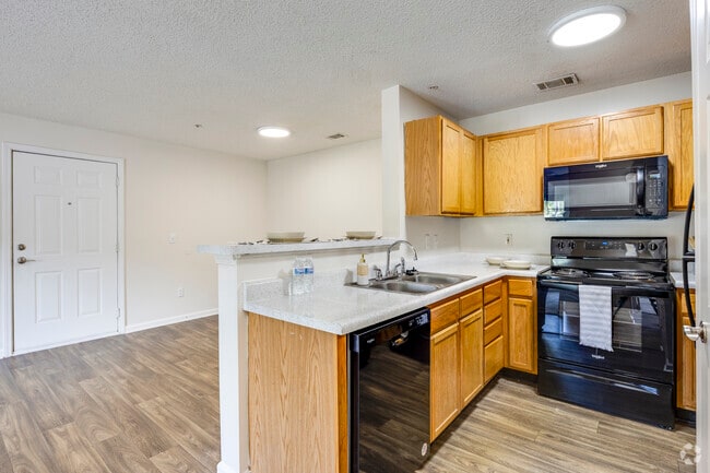 3BR, 2BA - 1,053SF - Kitchen - Preserve at Laurens Creek