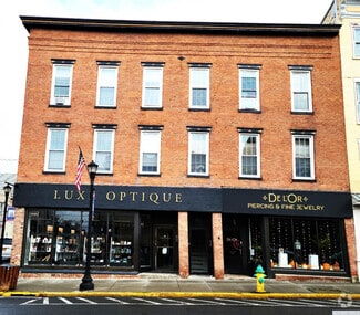 Building Photo - 602 Warren St