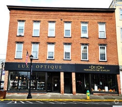 Building Photo - 602 Warren St