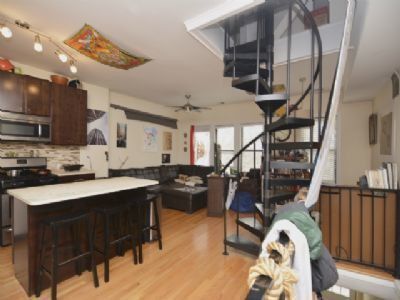 Building Photo - 2110 W 18th Pl