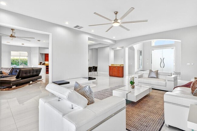 Foto del edificio - 5 Curie Ct