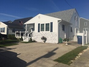 Building Photo - 109 10th St S