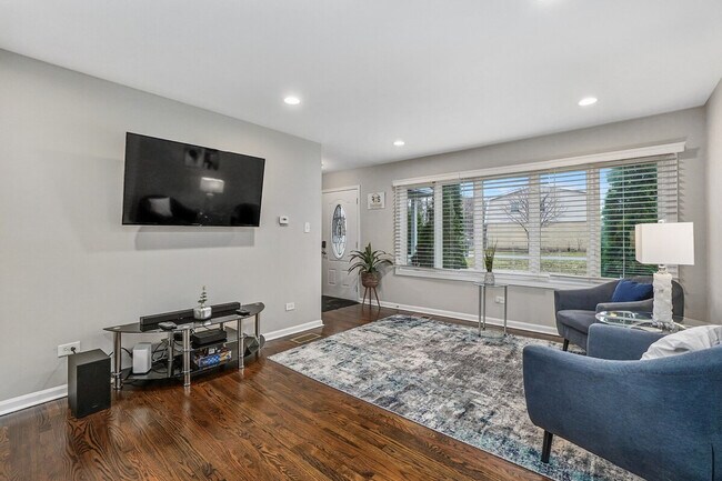 Foto del edificio - 3758 Cherry Hills Dr