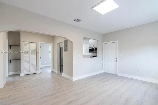 Foto del edificio - 3030 NW 16th St
