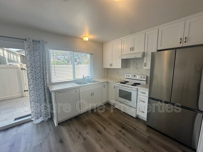 Foto del edificio - 491 Serento Cir