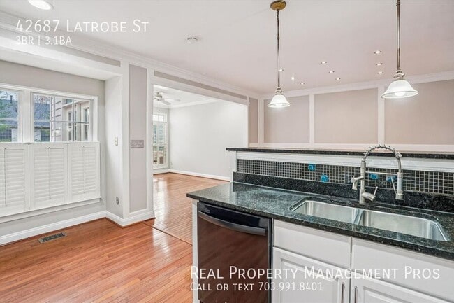 Building Photo - 42687 Latrobe St