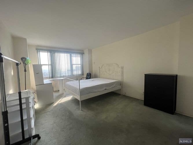 2000 Linwood Ave Unit 21X, Fort Lee, NJ 07024 Condo for Rent in Fort