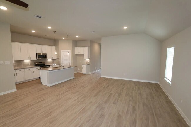 Foto del edificio - 4961 Perennial Ln