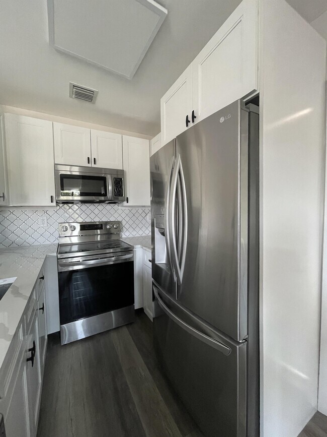 Foto del edificio - 631 SW 28th Terrace