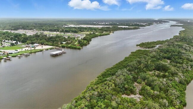 Foto del edificio - 190 Jones Fish Camp Rd