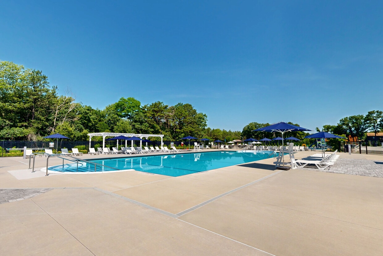 Photo - Renaissance Bay Apartments