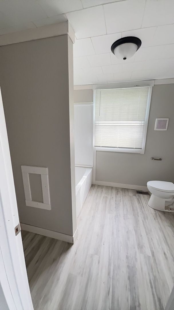Foto del edificio - 3 Bedrooms with Fenced In Yard + Garage