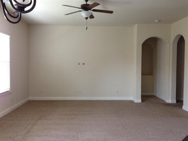 Building Photo - 11323 N Via Ventana Way