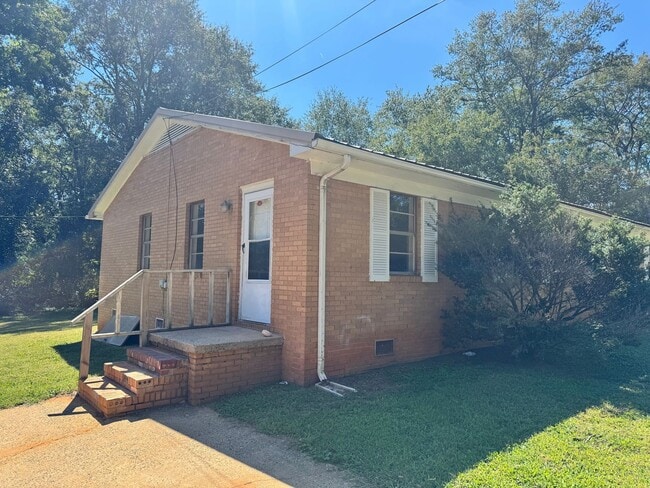 Building Photo - 122 Woodland Ave