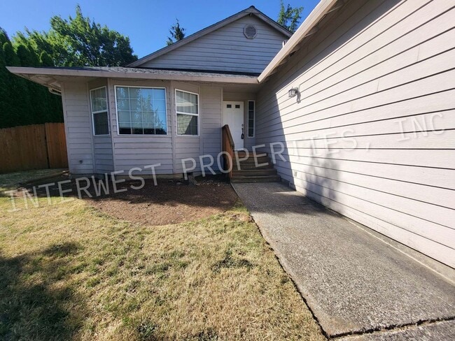 Building Photo - Spacious 3Bd Ba Ranch Style Home With A/C,...