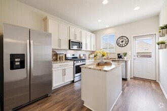 Building Photo - 717 Bayberry Cir