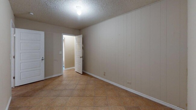 Building Photo - 3127 War Arrow Dr