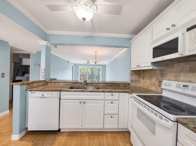 Building Photo - 3041 Sandpiper Bay Cir