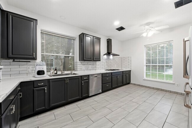 Foto del edificio - 34 Firethorn Pl