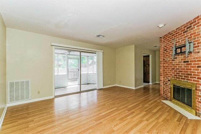 Building Photo - 3618 Summit Bend