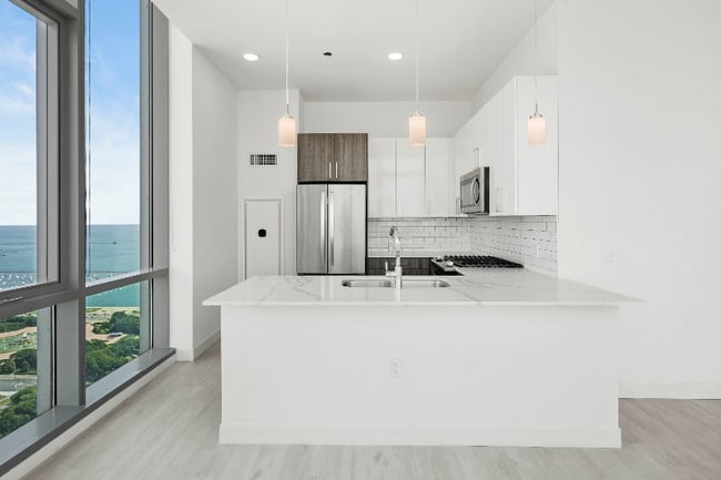 Building Photo - 814 S Michigan Ave