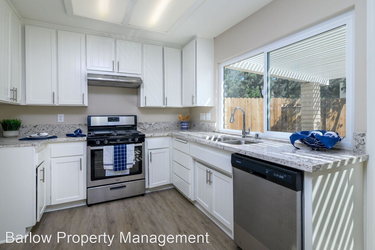 Primary Photo - 3 br, 2 bath House - 388 Mira Flores Ct