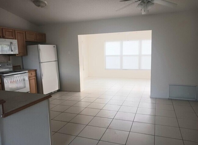 Foto del edificio - 635 Parkside Ave