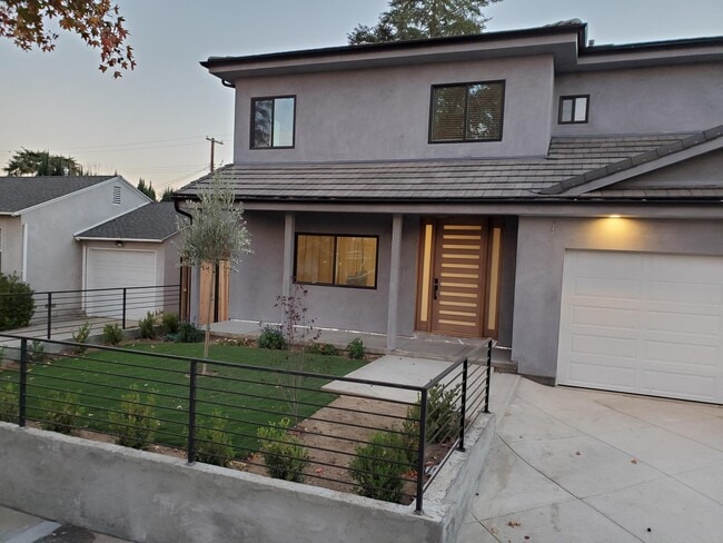 Building Photo - 17348 Emelita St