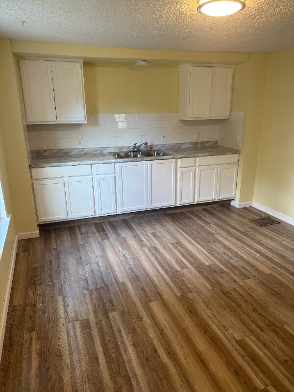 3199 W 44th St Cleveland, OH 44109 – photo 5