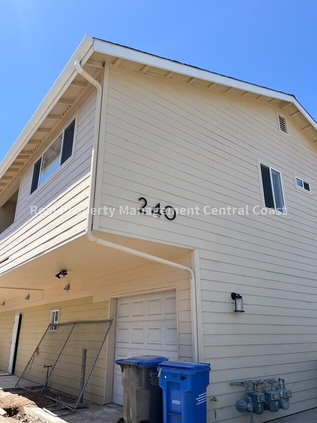 Primary Photo - 240 S 9th St